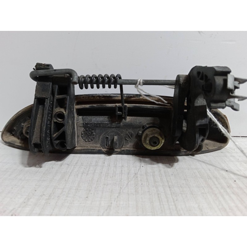 Recambio de maneta exterior puerta delantera derecha para renault clio ii (bb_, cb_) 1.5 dci (b/cb07) referencia OEM IAM   