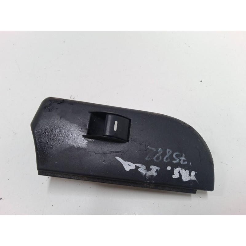 Recambio de mando elevalunas trasero izquierdo para land rover range rover i 4.3 vogue lse 4x4 referencia OEM IAM   
