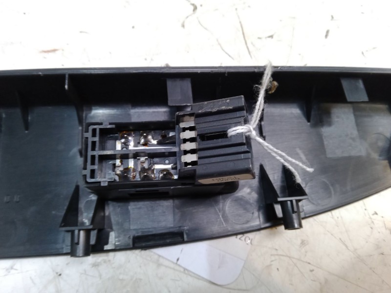 Recambio de mando elevalunas trasero izquierdo para fiat sedici (189_) 1.6 16v 4x4 referencia OEM IAM   