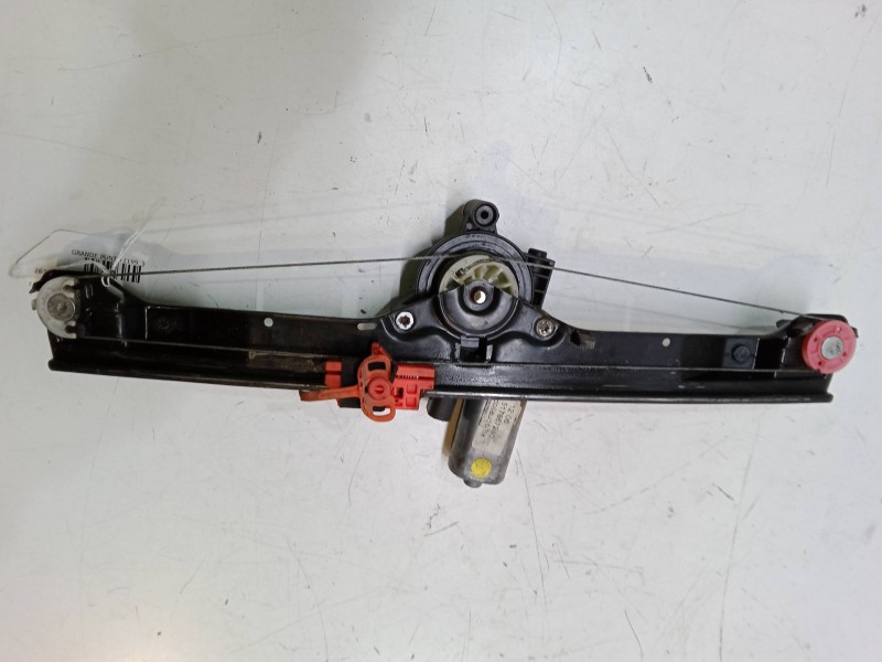 Recambio de elevalunas electrico delantero derecho para fiat grande punto (199_) 1.4 (199axb11, 199axb1a, 199bxb1a, 199axl1a) re Recambio de elevalunas electrico delantero derecho para fiat grande punto (199_) 1.4 (199axb11, 199axb1a, 199bxb1a, 199axl1a) re