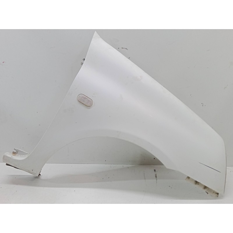 Recambio de aleta delantera derecha para renault clio ii (bb_, cb_) 1.5 dci (b/cb07) referencia OEM IAM   