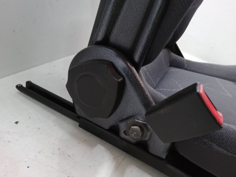 Recambio de asiento delantero izquierdo para smart fortwo coupé (450) 0.7 (450.352, 450.332) referencia OEM IAM   