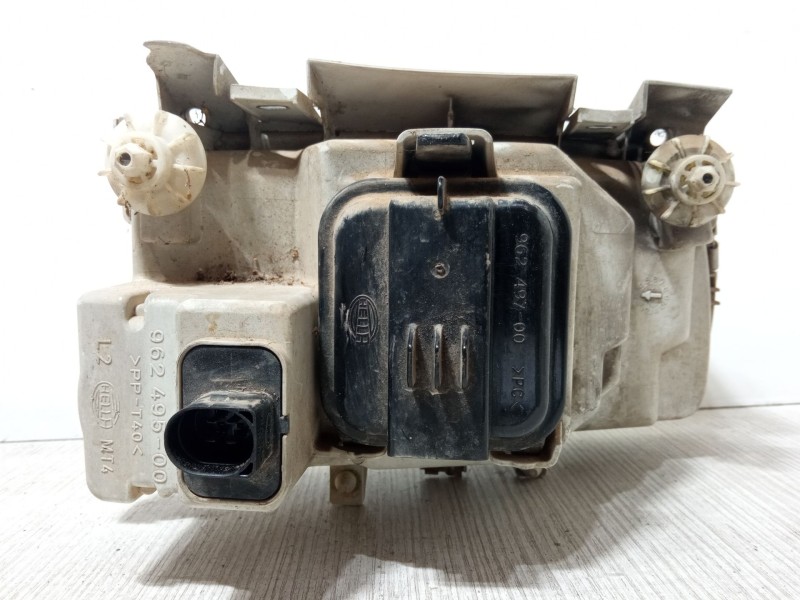 Recambio de faro izquierdo para volkswagen polo iii (6n1) 45 1.0 referencia OEM IAM 962495-00  