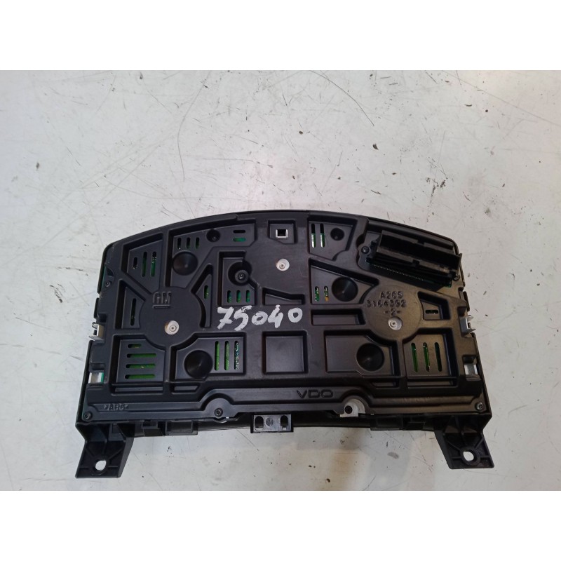 Recambio de cuadro instrumentos para opel zafira / zafira family b (a05) 1.8 (m75) referencia OEM IAM 13309002YC  SW7655