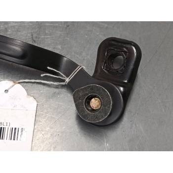 ANCLAJE CINTURON DELANTERO IZQUIERDO 