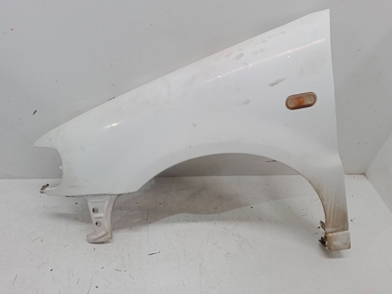 Recambio de aleta delantera izquierda para volkswagen polo iii (6n1) 75 1.6 4motion referencia OEM IAM   