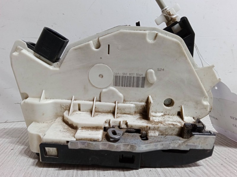 Recambio de cerradura puerta delantera izquierda para seat ibiza iv (6j5, 6p1) 1.4 tdi referencia OEM IAM 5N1837016A  