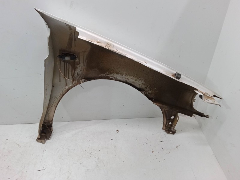 Recambio de aleta delantera izquierda para volkswagen polo iii (6n1) 75 1.6 4motion referencia OEM IAM   