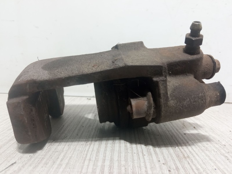 Recambio de pinza freno delantera izquierda para volkswagen polo iii (6n1) 45 1.0 referencia OEM IAM   