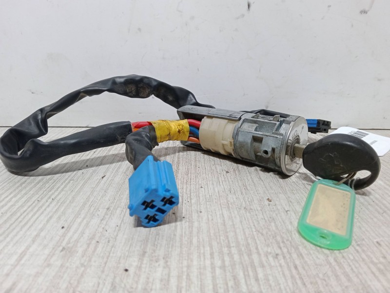 Recambio de clausor para peugeot 206 hatchback (2a/c) 1.4 i referencia OEM IAM    Recambio de clausor para peugeot 206 hatchback (2a/c) 1.4 i referencia OEM IAM