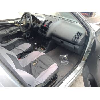 VOLKSWAGEN POLO (6N2)