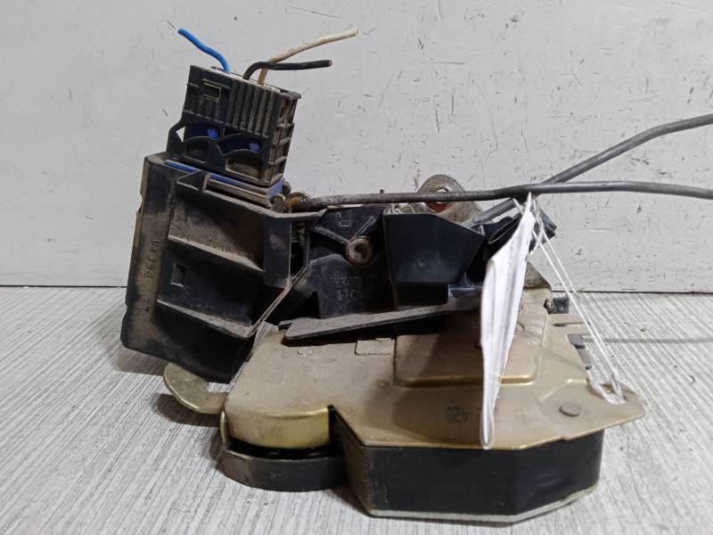 CERRADURA PUERTA TRASERA DERECHA 