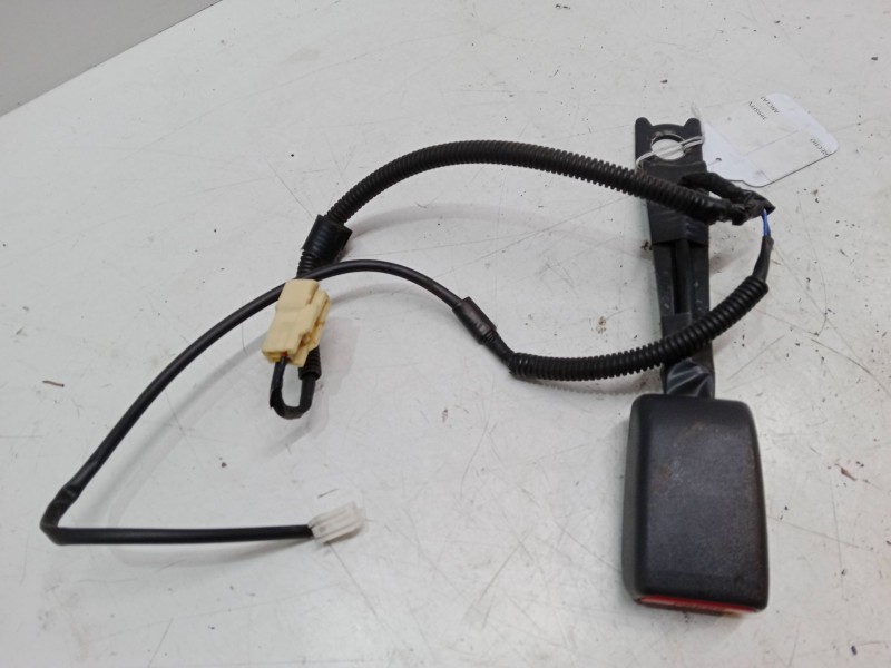 Recambio de anclaje cinturon delantero derecho para toyota yaris (_p9_) 1.4 d-4d (nlp90_) referencia OEM IAM   