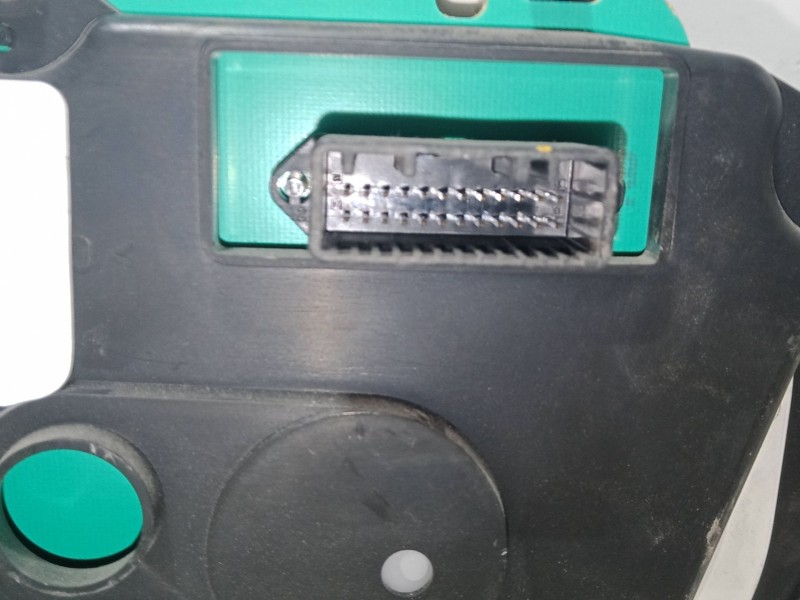 Recambio de cuadro instrumentos para dacia sandero 1.2 16v referencia OEM IAM 21677499-2  