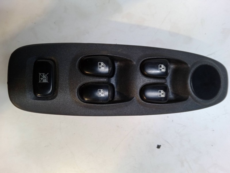 Recambio de mando elevalunas delantero izquierdo para hyundai accent ii (lc) 1.3 referencia OEM IAM   