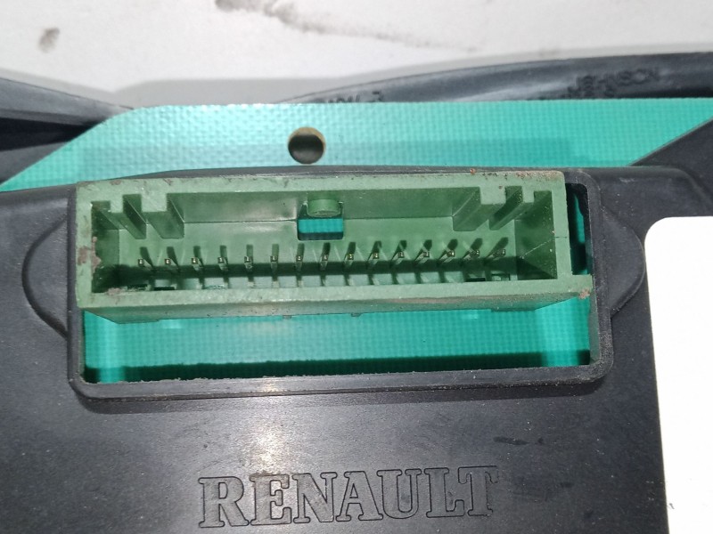 Recambio de cuadro instrumentos para renault trafic ii furgoneta (fl) 2.0 dci 115 (fl01, fl0u) referencia OEM IAM 28112374-B   Recambio de cuadro instrumentos para renault trafic ii furgoneta (fl) 2.0 dci 115 (fl01, fl0u) referencia OEM IAM 28112374-B