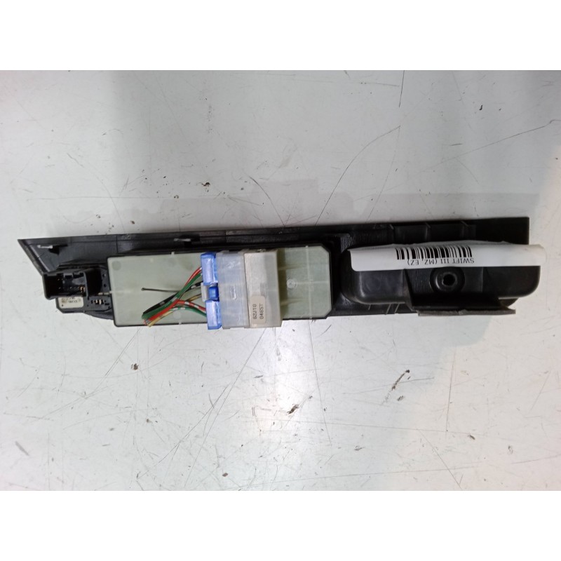 Recambio de mando elevalunas delantero izquierdo para suzuki swift iii (mz, ez) 1.3 ddis (rs 413d) referencia OEM IAM   