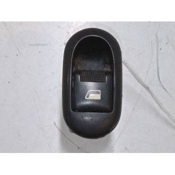 MANDO ELEVALUNAS DELANTERO DERECHO PA66GF15 
