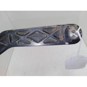 BRAZO LIMPIA DELANTERO IZQUIERDO 