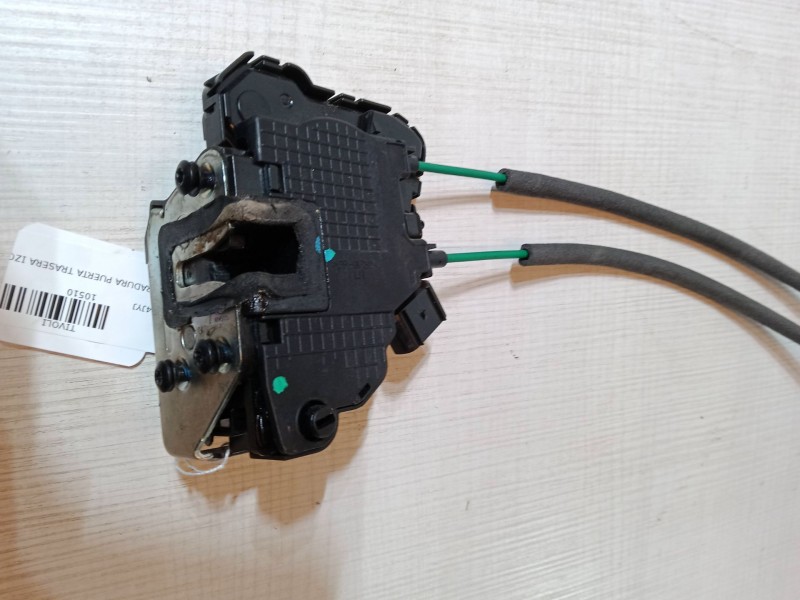 Recambio de cerradura puerta trasera izquierda para ssangyong tivoli 1.6 referencia OEM IAM 71310-35001  
