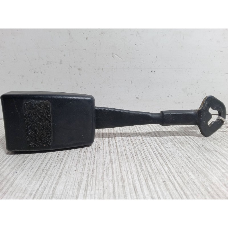 Recambio de anclaje cinturon delantero derecho para audi a4 b6 (8e2) 1.9 tdi referencia OEM IAM   