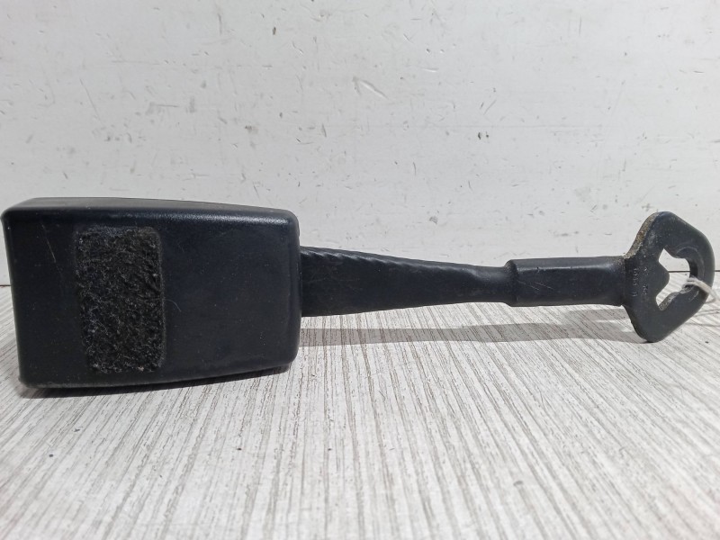 Recambio de anclaje cinturon delantero derecho para audi a4 b6 (8e2) 1.9 tdi referencia OEM IAM   