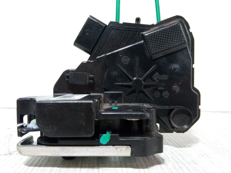 Recambio de cerradura puerta trasera izquierda para ssangyong tivoli 1.6 referencia OEM IAM 71310-35001  