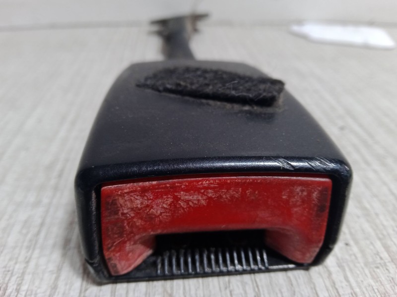 Recambio de anclaje cinturon delantero izquierdo para audi a4 b6 (8e2) 1.9 tdi referencia OEM IAM   