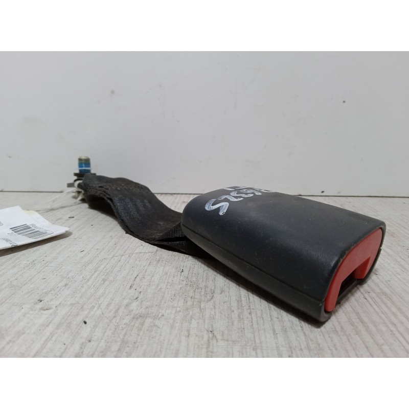 Recambio de anclaje cinturon trasero izquierdo para fiat bravo i (182_) 1.6 16v (182.ab) referencia OEM IAM   