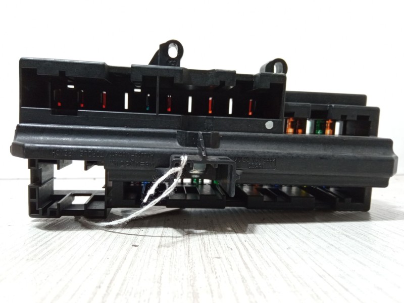 Recambio de caja reles / fusibles para bmw 7 (e65, e66, e67) 735 i, li referencia OEM IAM   