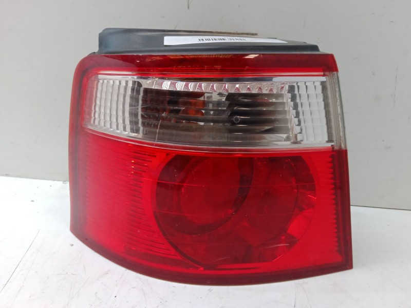 Recambio de piloto trasero izquierdo para kia carens ii monospace (fj) 2.0 crdi referencia OEM IAM   