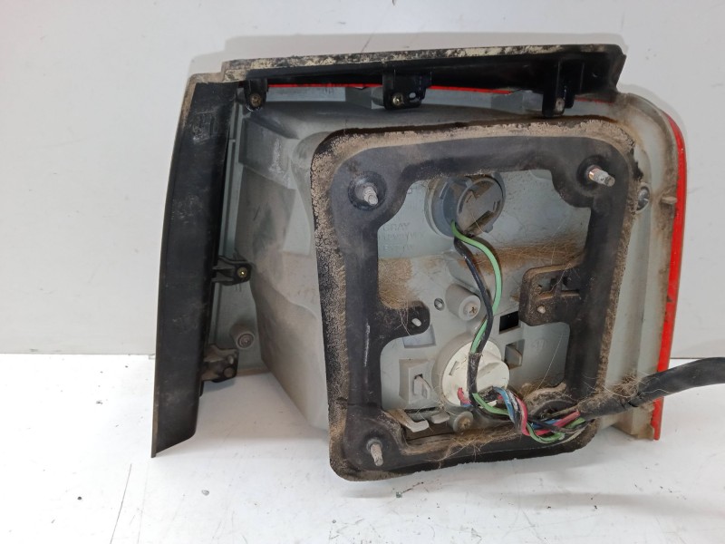 Recambio de piloto trasero izquierdo para kia carens ii monospace (fj) 2.0 crdi referencia OEM IAM   