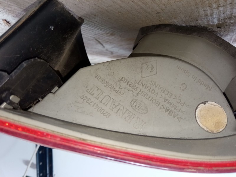 Recambio de piloto trasero izquierdo para renault megane ii station wagon (km0/1_) 1.6 16v referencia OEM IAM 8200417349  