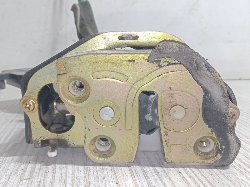 Recambio de cerradura puerta trasera izquierda para mazda 6 sedán (gg) 2.0 di (gg14) referencia OEM IAM   