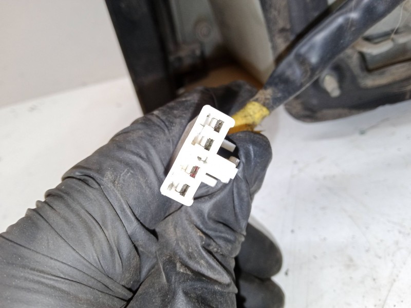 Recambio de piloto trasero izquierdo para kia carens ii monospace (fj) 2.0 crdi referencia OEM IAM   