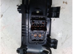 Recambio de mando elevalunas delantero derecho para kia carens iv 1.7 crdi referencia OEM IAM    2