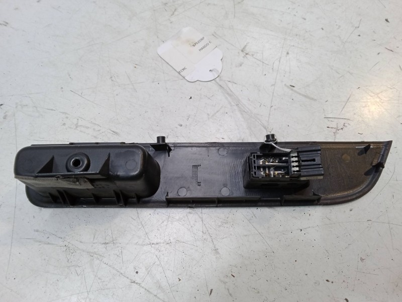 Recambio de mando elevalunas delantero derecho para suzuki swift iii (mz, ez) 1.3 ddis (rs 413d) referencia OEM IAM   