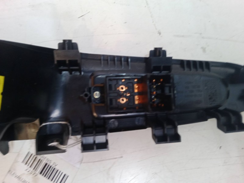 Recambio de mando elevalunas trasero derecho para kia carens iv 1.7 crdi referencia OEM IAM   