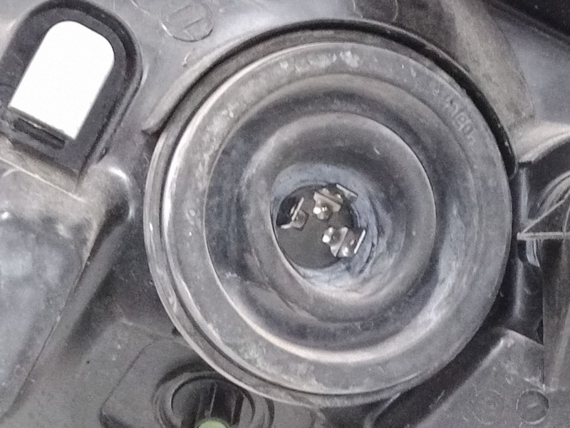 Recambio de faro derecho para dacia sandero 1.2 16v referencia OEM IAM   