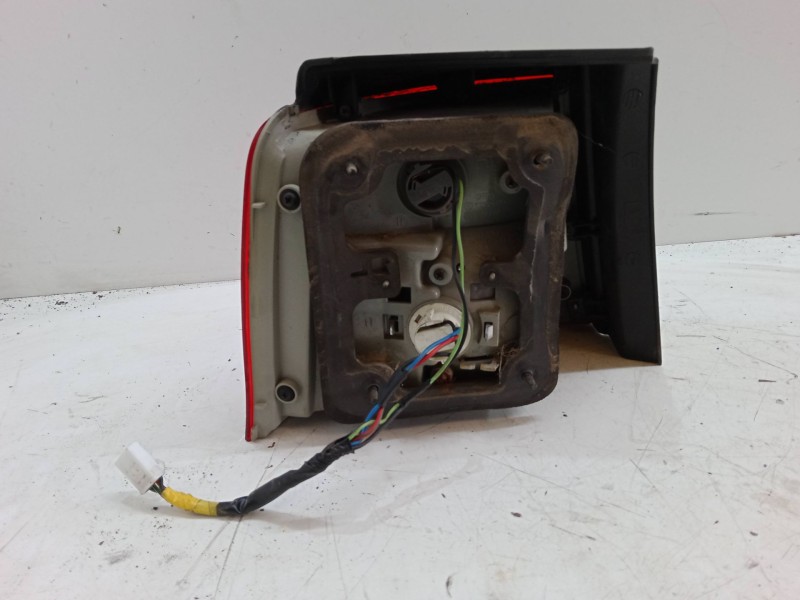 Recambio de piloto trasero derecho para kia carens ii monospace (fj) 2.0 crdi referencia OEM IAM   