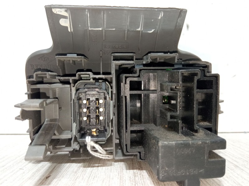 Recambio de regulador altura luces para renault scénic ii (jm0/1_) 1.5 dci (jm1e, jm16) referencia OEM IAM 8200140985  