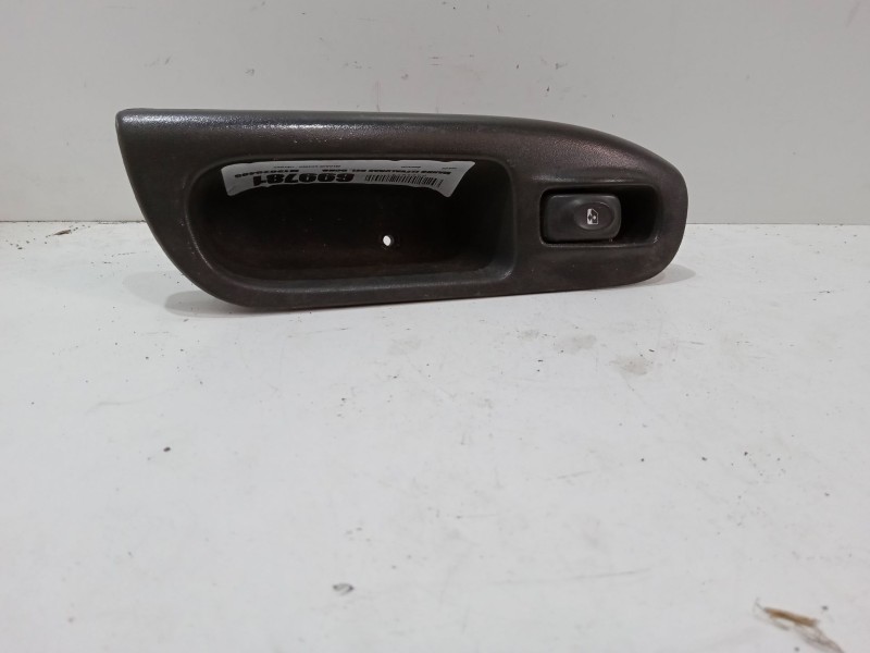 Recambio de mando elevalunas delantero derecho para renault scénic i monospace (ja0/1_, fa0_) 1.9 dci (ja05, ja1f) referencia OE