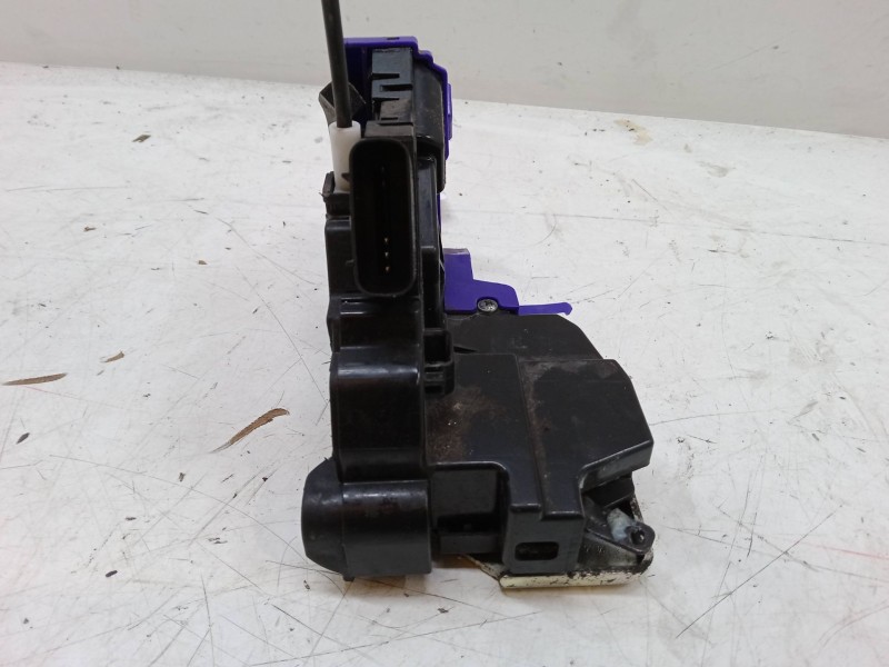 Recambio de cerradura puerta trasera izquierda para kia carens iv 1.7 crdi referencia OEM IAM 81410A4030  