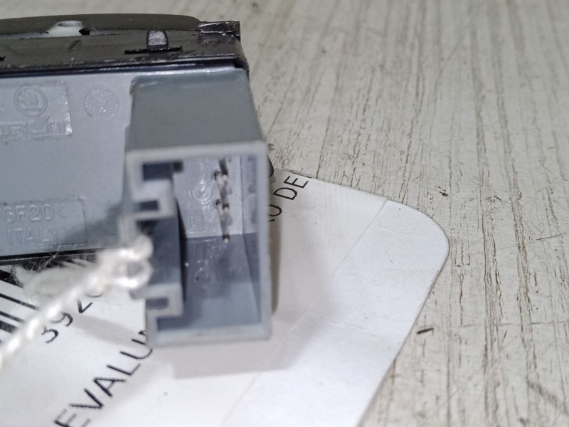 Recambio de mando elevalunas trasero derecho para skoda yeti (5l) 1.2 tsi referencia OEM IAM   