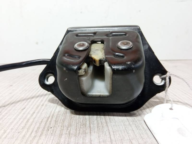 CERRADURA MALETERO / PORTON 