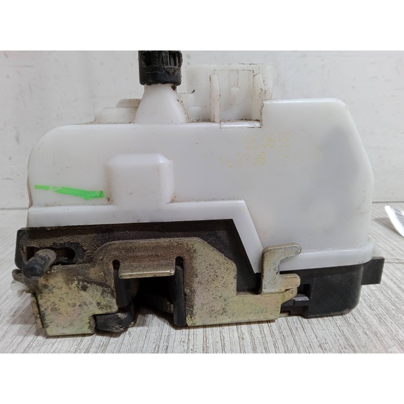 Recambio de cerradura puerta trasera derecha para renault laguna ii (bg0/1_) 1.9 dci (bg1a, bg1w, bg0g) referencia OEM IAM   