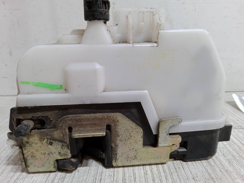 Recambio de cerradura puerta trasera derecha para renault laguna ii (bg0/1_) 1.9 dci (bg1a, bg1w, bg0g) referencia OEM IAM   