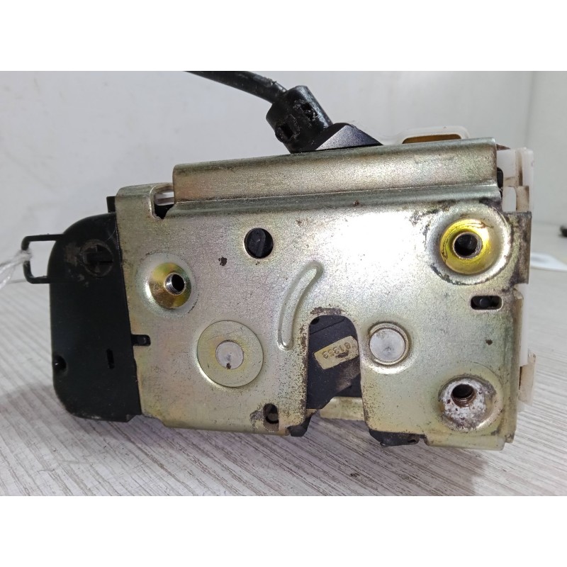 Recambio de cerradura puerta trasera derecha para renault laguna ii (bg0/1_) 1.9 dci (bg1a, bg1w, bg0g) referencia OEM IAM   