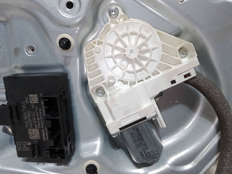 Recambio de elevalunas electrico trasero derecho para skoda yeti (5l) 1.2 tsi referencia OEM IAM 10219125611055L0839402B 5L09598