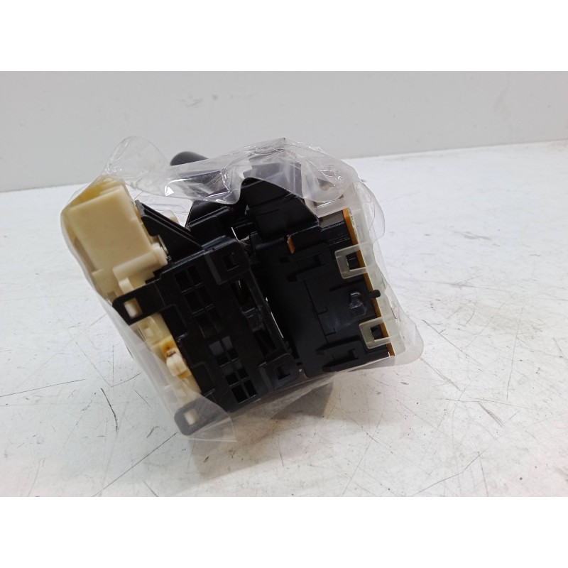 Recambio de mando luces para toyota corolla (_e12_) 1.6 vvt-i (zze121_) referencia OEM IAM   